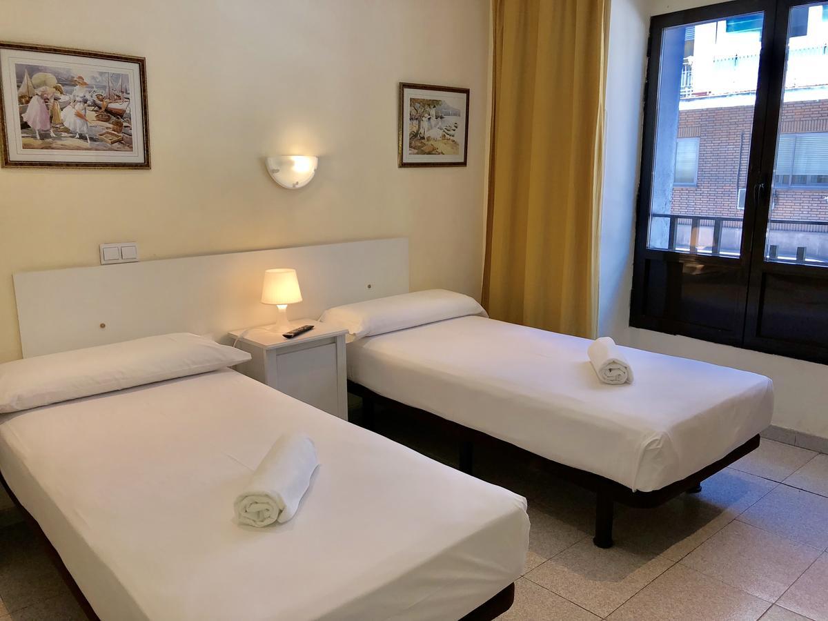 Hostal Arriaza Madrid Extérieur photo