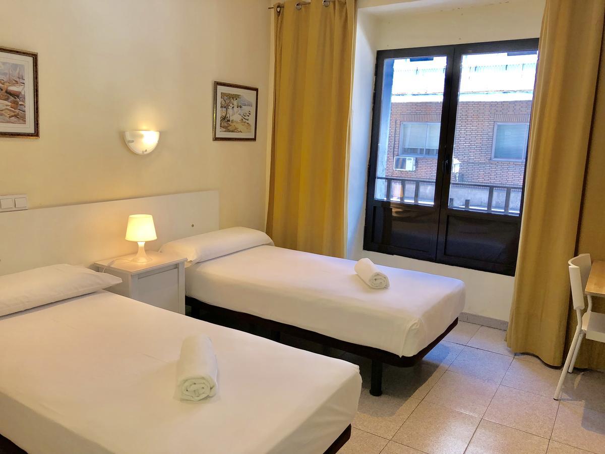 Hostal Arriaza Madrid Extérieur photo