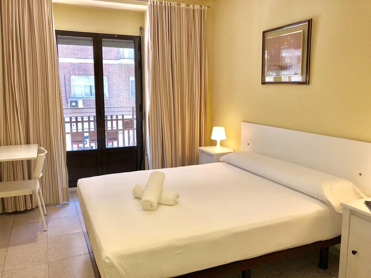 Hostal Arriaza Madrid Extérieur photo
