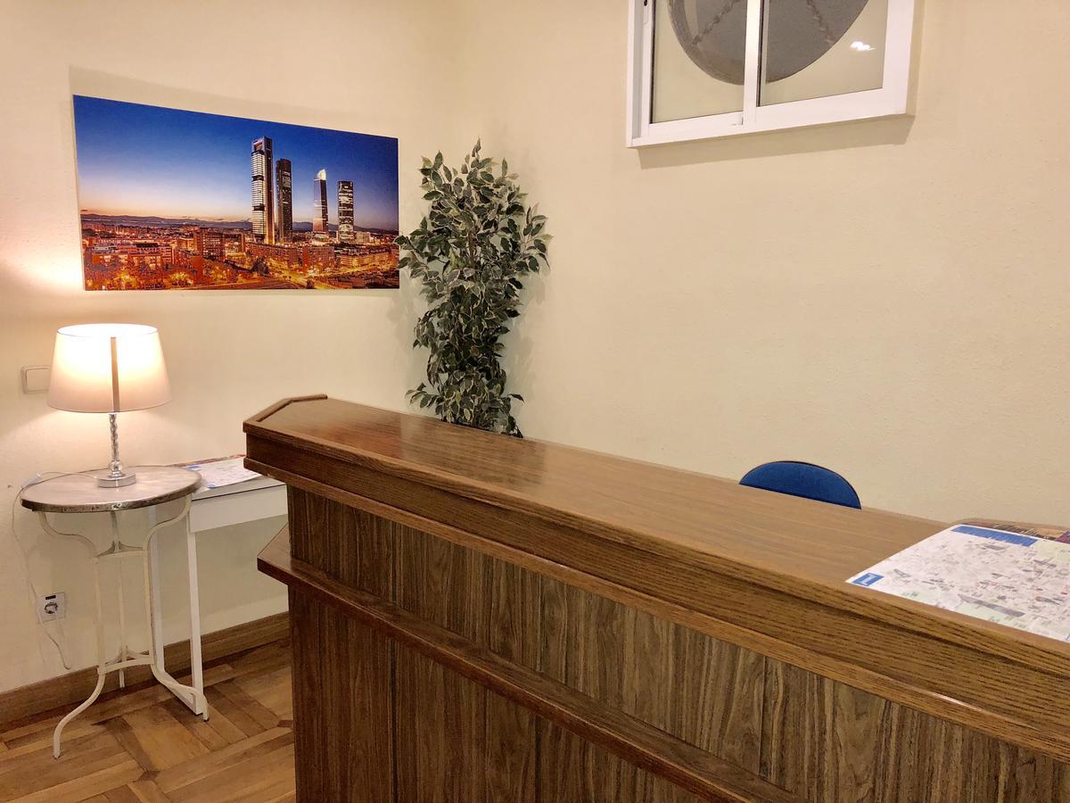 Hostal Arriaza Madrid Extérieur photo