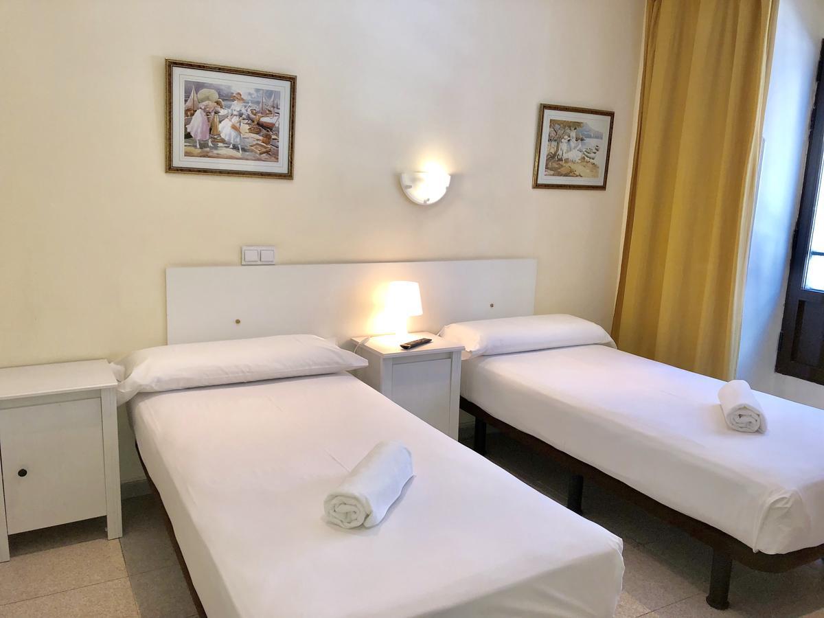 Hostal Arriaza Madrid Extérieur photo