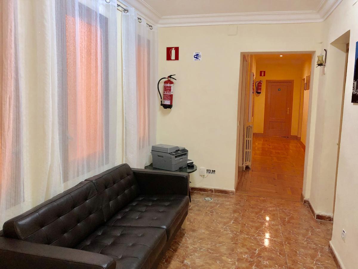 Hostal Arriaza Madrid Extérieur photo