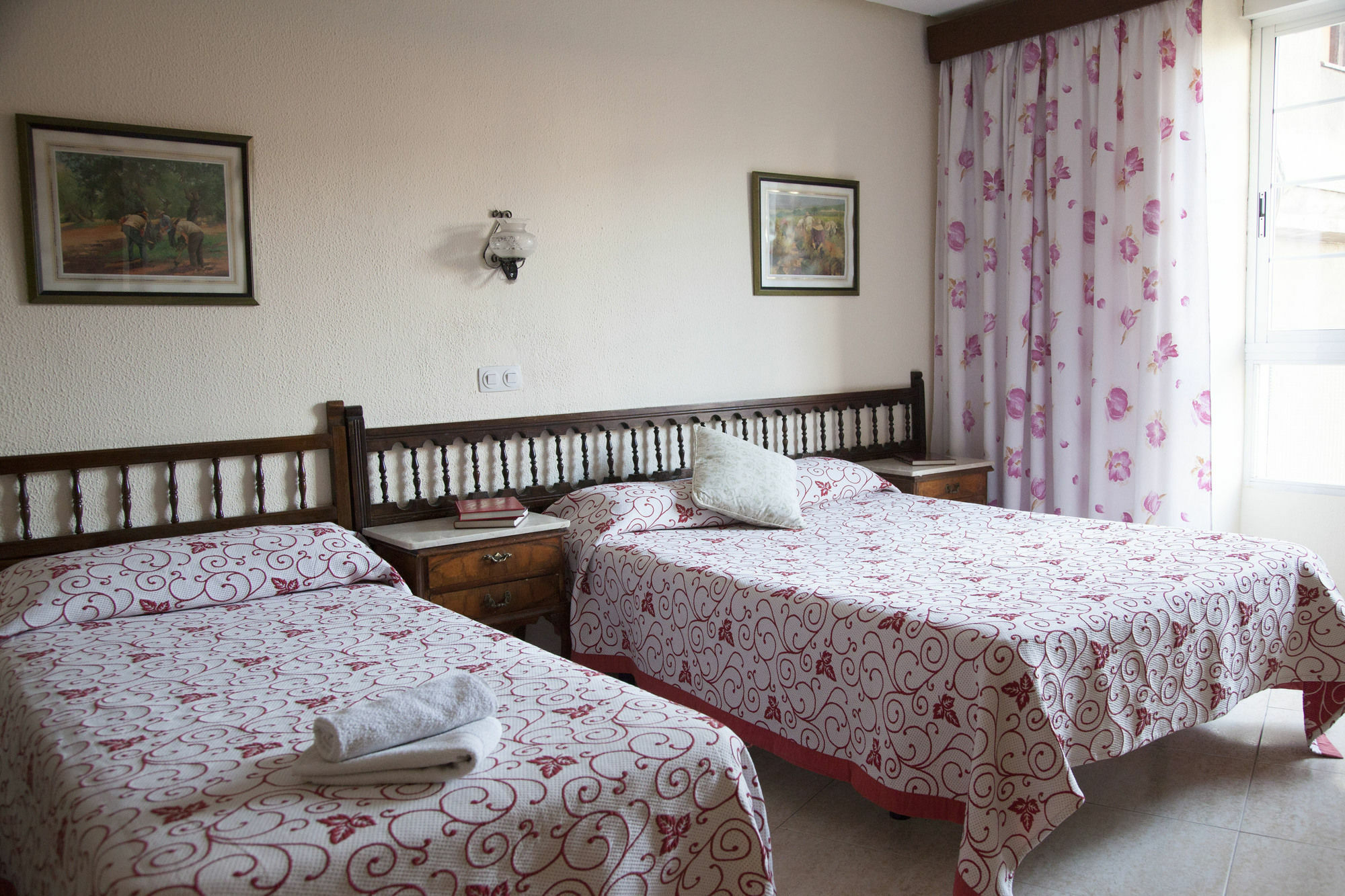 Hostal Arriaza Madrid Extérieur photo