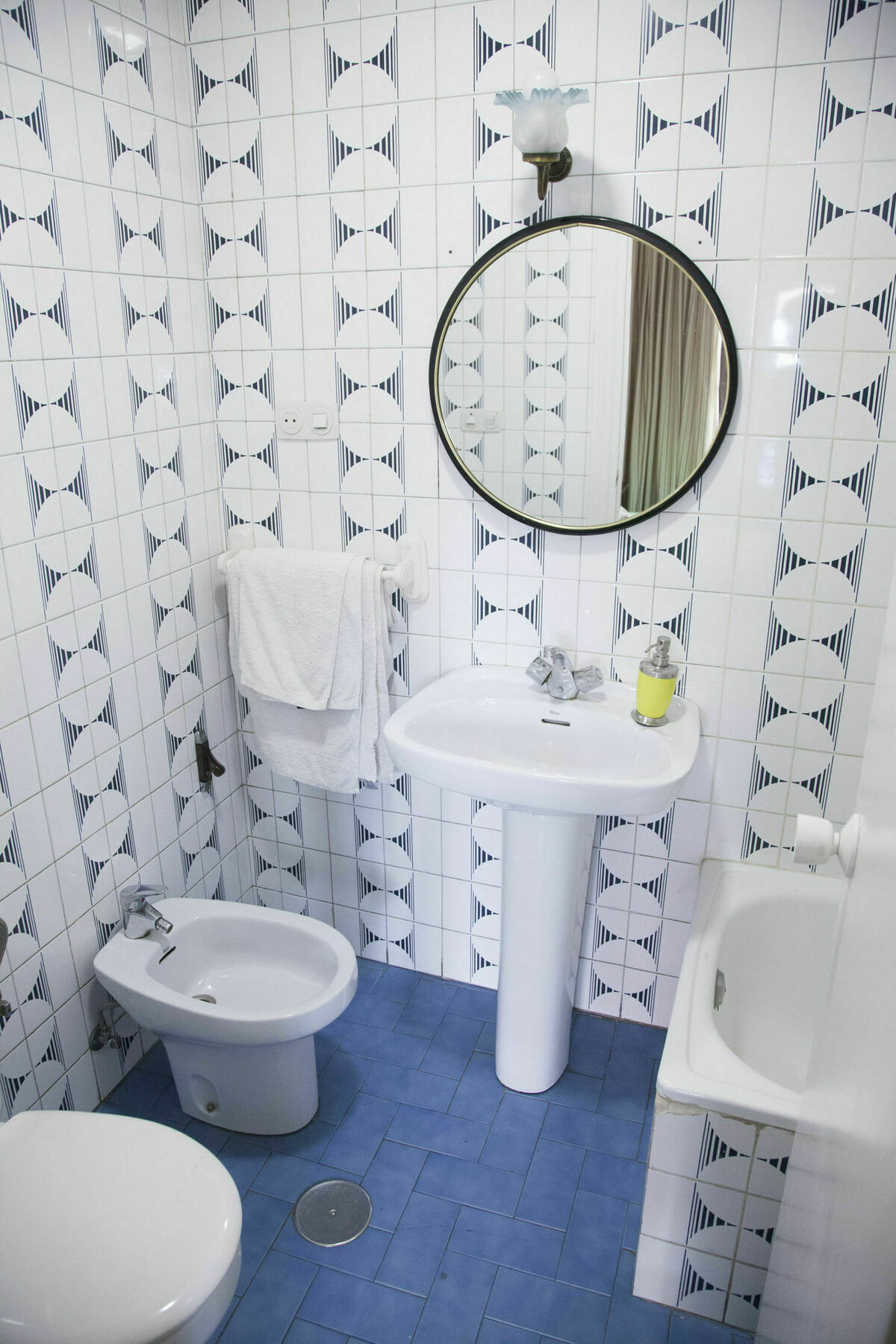 Hostal Arriaza Madrid Extérieur photo
